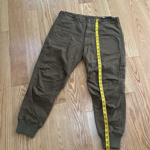 Vince SZ 12, slouch military cargo jogger pants. - Picture 9 of 13